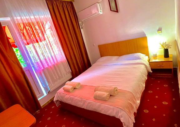 Calarasi House | Budget-Friendly Sofia: Pet and Child Friendly Stay