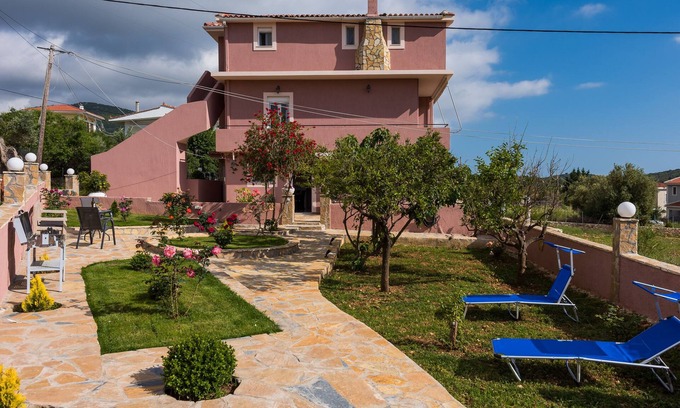 Razata Apartment | Discover Sofia's Apartments with Ocean Views in Argostoli
