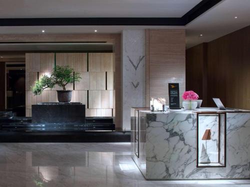 Shunde Hotel | Experience Sofitel Foshan Shunde: 5-Star Spa & Pool Retreat