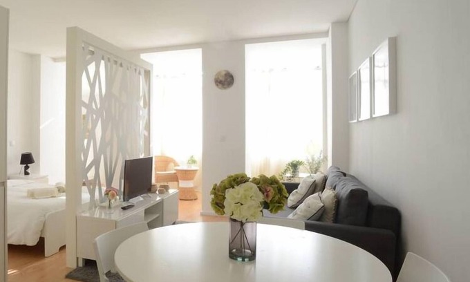 Centro / Baixa Apartment | Prime Stay at Softly Porto: Central Apartment with Spa