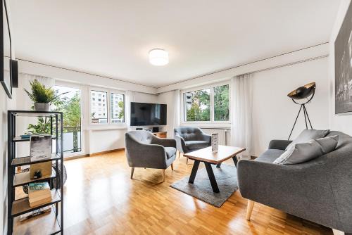 Kreuzlingen Apartment | Experience Cooldis 11: Child-Friendly Stay with Free Parking