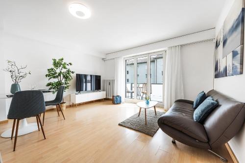 Kreuzlingen Apartment | Cooldis 1B: Guest Rated 9.3 & Child Friendly Amenities
