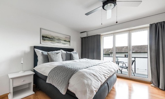 Kreuzlingen Apartment | Discover Cooldis 3: Guest Rated 9.2 for Your Stay