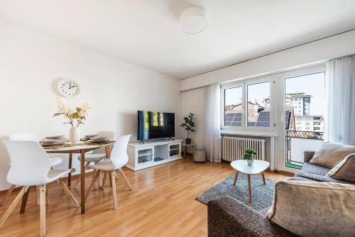 Kreuzlingen Apartment | Top-Rated Cooldis 9 with Free Parking & Family Amenities