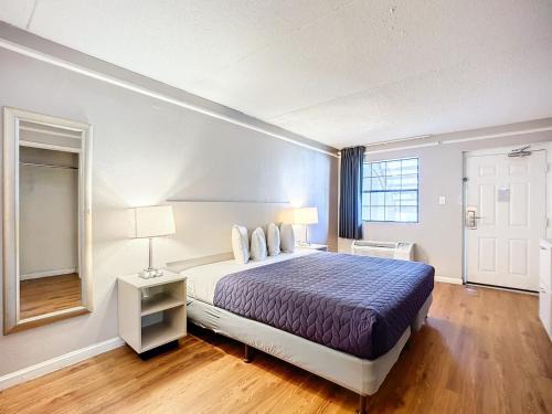 Highlands Hotel | Affordable Stayable Jacksonville North: Pet-Friendly Oasis