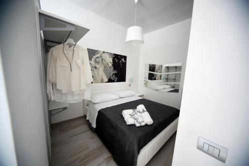 Fisciano House | Budget-Friendly SOHO Suite with Breakfast & Family Amenities