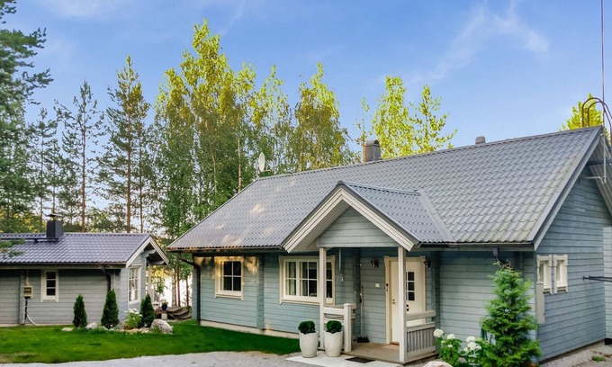 Savonlinna House | Escape to Sointukallio: Lake View & Spa Retreat Awaits