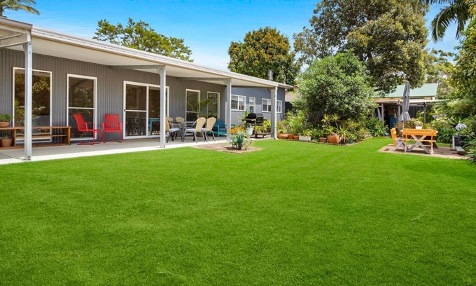 Shoalhaven Heads House | Family-Friendly Sojourne with Oceanfront Views & Breakfast