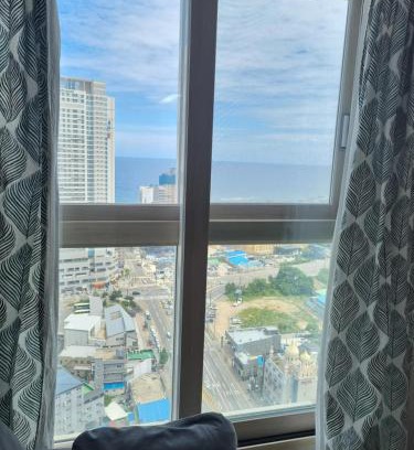 Sokcho Apartment | Family-Friendly Getaway at Sokcho Koaroo Arista Hotel