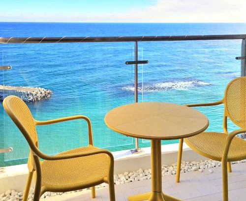 Sokcho Apartment | Oceanfront Bliss at Sokcho Summitbay 1704 with Stunning Views