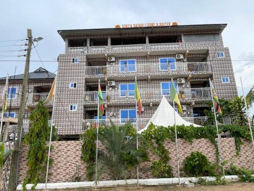 Kasoa Hotel | Discover Sokea Safari Lodge & Suites: Pet-Friendly Retreat