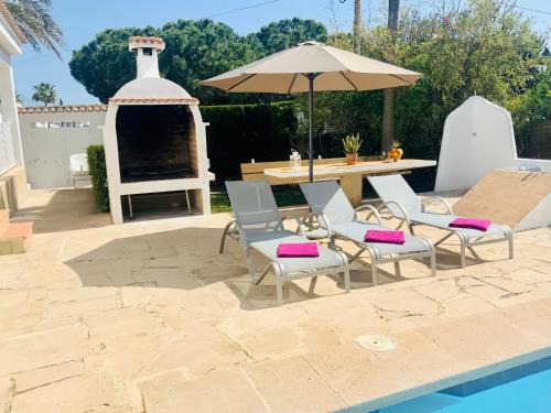 Cala d'Or Apartment | Sol Apartment: Oceanfront Retreat with Pool & Free Wifi