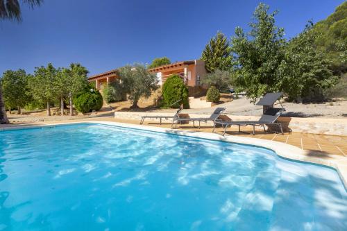 Sant Josep de sa Talaia Villa | Sol Post: Family-Friendly Escape with Pool & 9/10 Rating