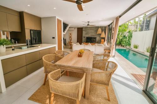 Batu Bolong Villa | Sol Villa Kammara 9