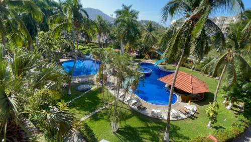 Ixtapa Apartment | Discover Sol y Mar Delfines: Oceanfront Bliss Awaits!