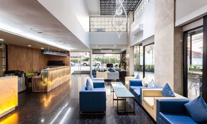 Nong Bon Hotel | Relaxing Solace @ Srinakarin with Pool and Family Amenities