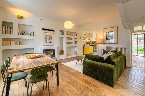Vannes House | Elegant Solam - A 4-Star Family-Friendly Retreat