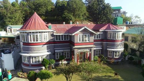 Bajoral Khurd Bed & Breakfast | Escape to Solan Retreat: Pet-Friendly Oceanfront Getaway
