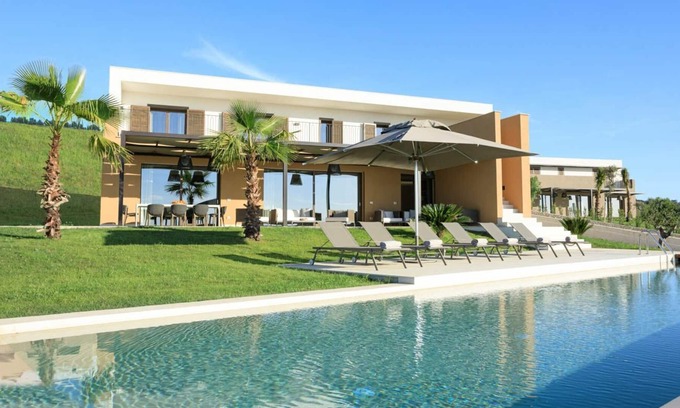 Sciacca Villa | Solange Villa, a beautiful and charming tree-bedroom villa with sea view set in a sumptuous Sici...