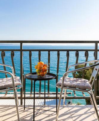Stobrec Bed & Breakfast | Oceanfront Haven: Solar Beach Inn with Family-Friendly Vibes