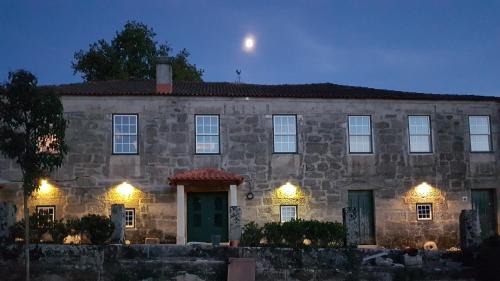 Fornos de Algodres Apartment | Family-Friendly Getaway at Solar dos Pedrosos - Rated 10/10