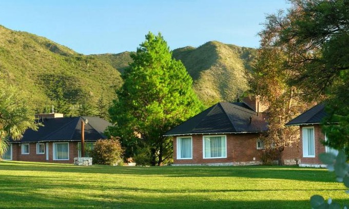 Villa General Belgrano Cabin | Experience Solar Encantado: Pet-Friendly Cabañas & Chalet
