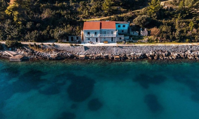 Babina House | Discover Solar House Babina 1: Four-Bedroom Sea View Retreat