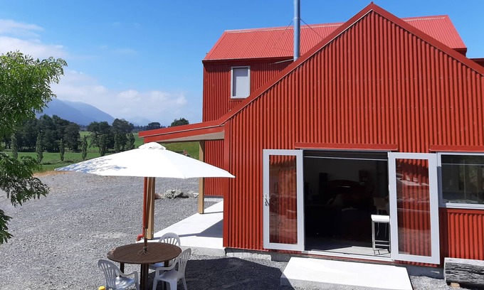 Kaikoura House | Solar Powered - Superb Mountain Views -