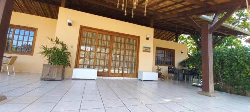 Ilheus House | Beautiful Solar Praia Dourada with Oceanfront Pool Access
