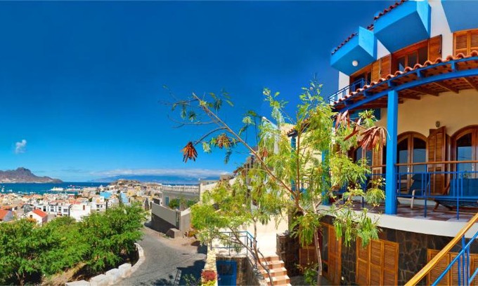 Mindelo Bed & Breakfast | Discover Solar Windelo: Pet-Friendly Retreat with Breakfast
