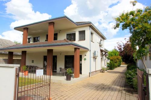 Cserkeszolo Hotel | Solaris Garden Rooms
