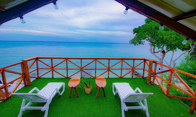 Bocachica Bed & Breakfast | Relaxing Retreat at Solarium Beach Club with Ocean Views