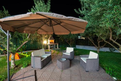 Fondi House | Family-Friendly Sole e Luna OPEN SPACE with Kitchen & Breakfast
