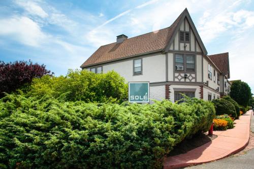 Montauk Hotel | Discover Sole East Resort: Family-Friendly with Pool Access