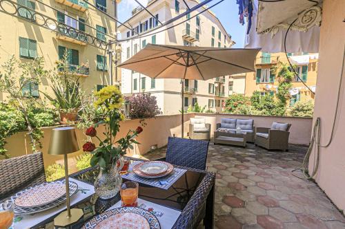 Carignano Apartment | Seaside Retreat: Central Location with Fast Wi-Fi!