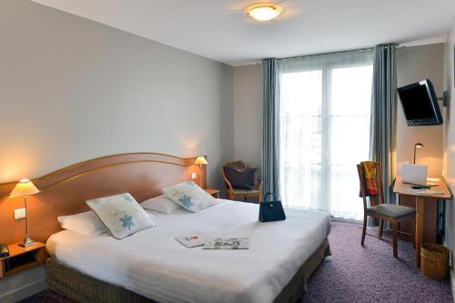 Solaize Hotel | Pet-Friendly Soleil et Jardin with Restaurant and Breakfast