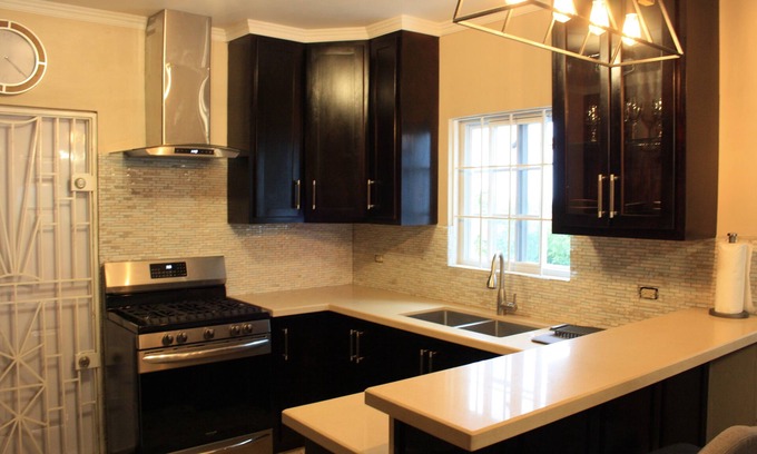 Priory House | Cozy Soleil Palm View Villa with Breakfast Included