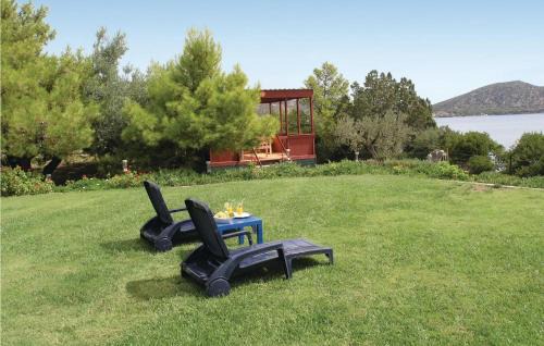 Ermionida Apartment | Discover Soleiliosonne, Haus Paris - 4-Star Family Retreat