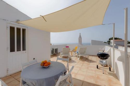 Vale de Centianes Apartment | Ocean View 1-Bedroom Apartment for 4 in Carvoeiro