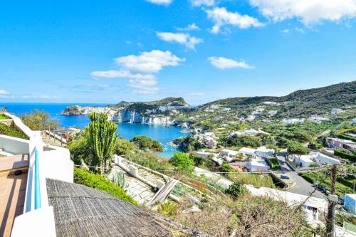 Le Forna Apartment | Family-Friendly Retreat at SoleMarePonza Casa Il Fico d'India