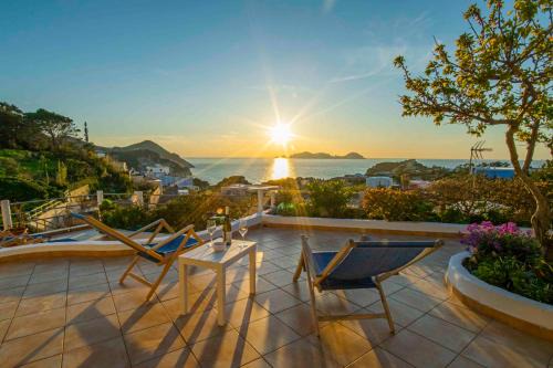 Le Forna Apartment | Cozy SOLEMAREPONZA Monolocali La Piana with Breakfast