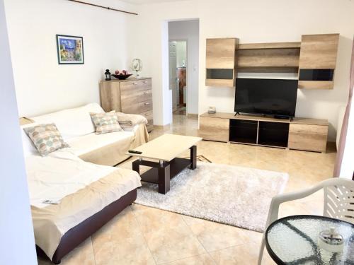 Kalocsa Apartment | Family-Friendly Solemio Apartman Kalocsa - Rated 9.5/10
