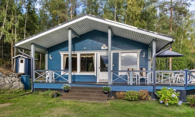 Replot House | Experience Solgläntan with Ocean Views and Spa Retreats