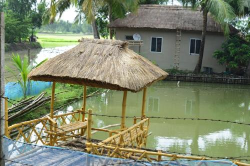 Pakhiralay Hotel | Discover Solitary Nook: Pet-Friendly 4-Star Retreat
