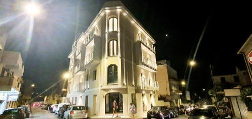 Tropea Hotel | Oceanfront Solmaris Tropea Rooms & Suites - Guest Rated 9/10
