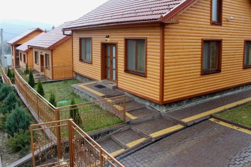 Polyana House | Family-Friendly Solnce Karpat: 4-Star Retreat Rated 9/10