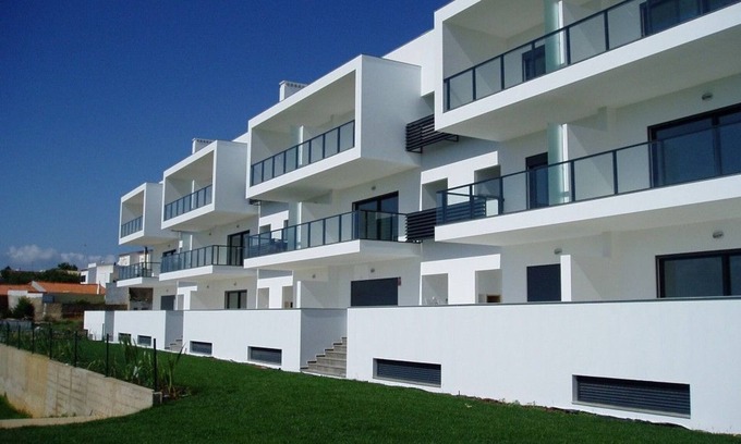 Alvor Apartment | Modern SOLRIO Apartment with Pool & Ocean View, Sleeps 4