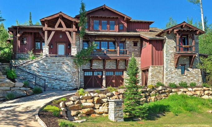 Empire Pass House | Experience Solstice at Empire Pass: Ski In/Out with Hot Tub