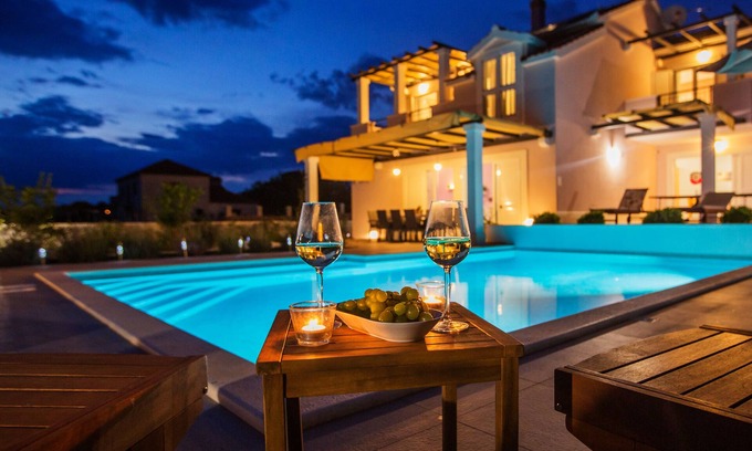Solta Villa | Villa Giove: Modern 4BR Oasis with Private Pool & Spa