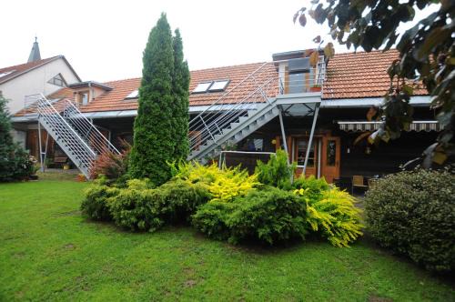 Smizany House | Discover Soludus-Spišský ľudový dom: Family-Friendly Retreat